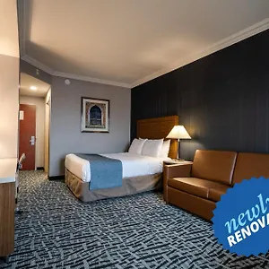 https://monte-carlo-inn-toronto-west-suites.hotelstorontoontario.org